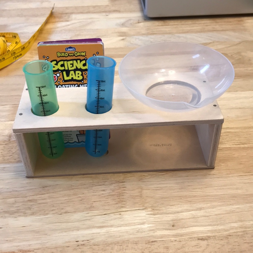 🍀2 for $10 Sale☘️Wooden science lab play set by Lowe’s 13 experiment cards